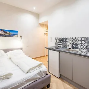  Appartement Studio In The Heart Of Vieux Port France